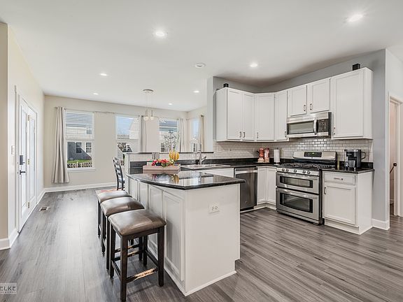 5th image of 2866 Troon Dr