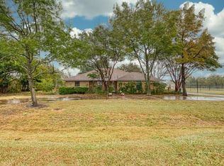 110 Deborde Cir, Red Oak, TX 75154