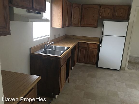 4th image of 123 Pleasant St