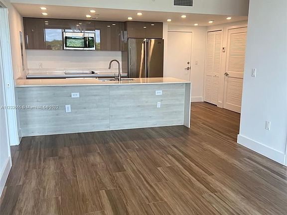 3rd image of 13800 Highland Dr #502