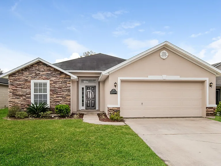 12099 Hayden Lakes Cir — Photo 1