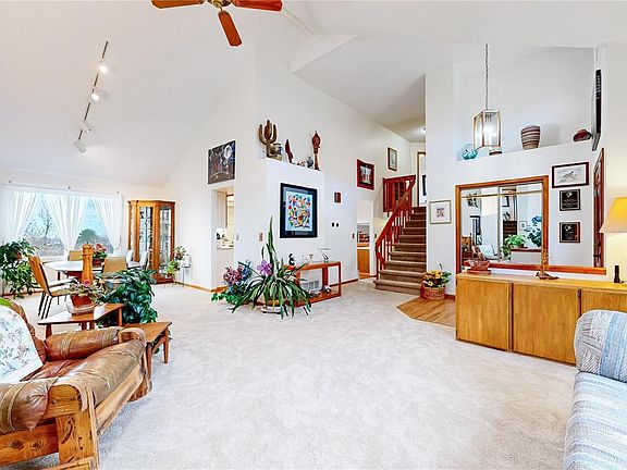 5th image of 314 Defrance Court