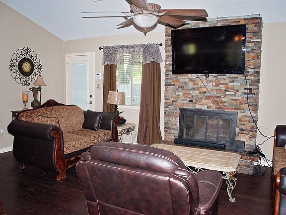 5th image of 2502 McHaney Dr