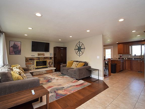 4th image of 3638 W Jasmine St