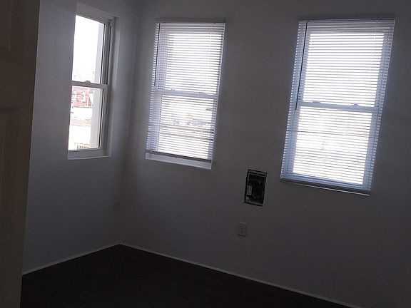 3rd image of 885 Belmont Ave APT 3