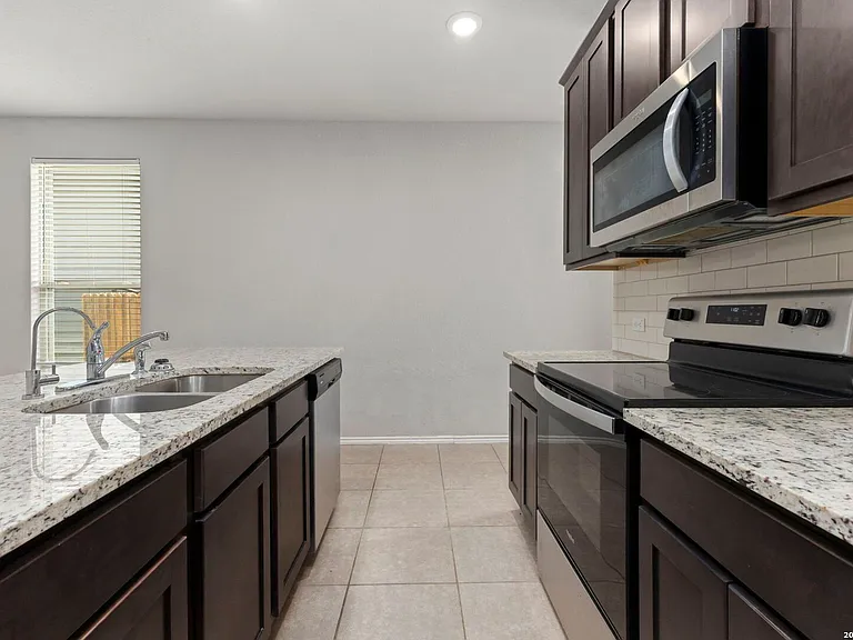 10019 Rancho Real Rd — Photo 9
