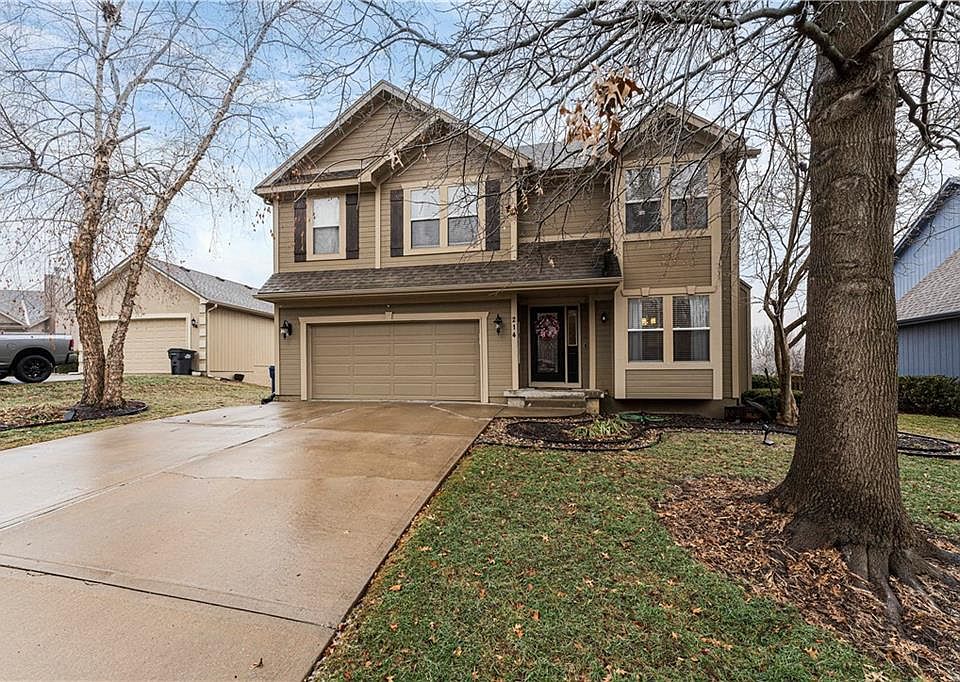 1st image of 214 NE Paseo Pl