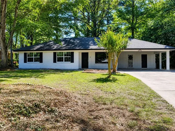 508 Holiday Cir, Pineville, LA 71360