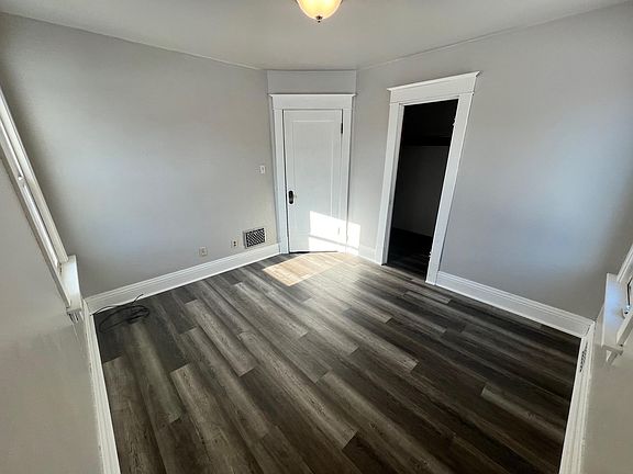 5th image of 317 E Elm St