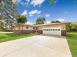 1611 Sommerset St, Pekin, IL 61554
