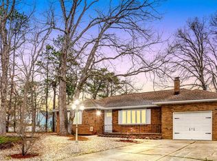 563 Shark Ln, Manahawkin, NJ 08050