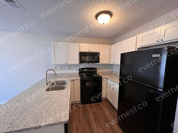 2nd image of 2734 Heatherglen Cv W