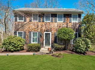 129 Bay Ave E, Hampton Bays, NY 11946