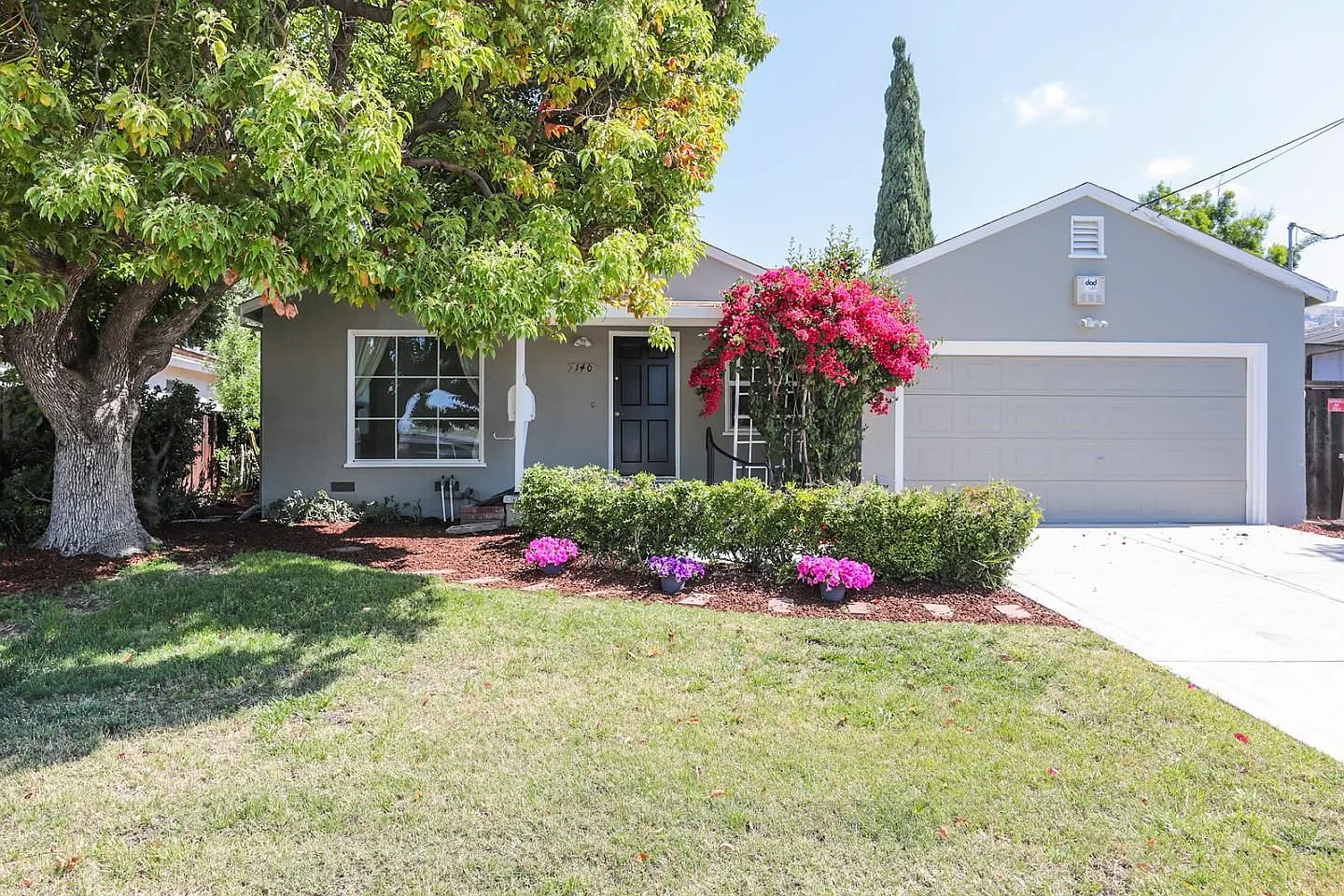 140 El Campo Dr photo 1