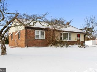 8 Severs Ave, Edgewater Park, NJ 08010