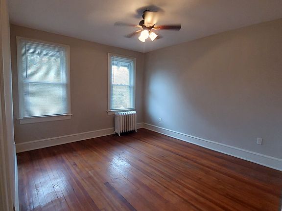 4th image of 621 Quebec Pl NW