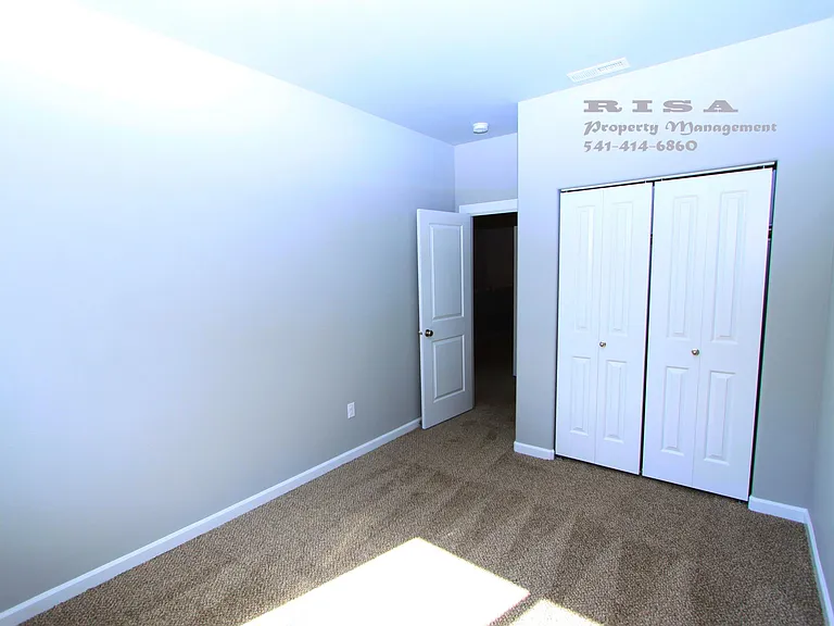 4185 Lancaster Dr NE — Photo 21