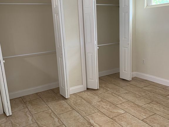 2nd image of 6 Oak Cir #A