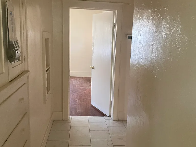 525 SW 27th St — Photo 13