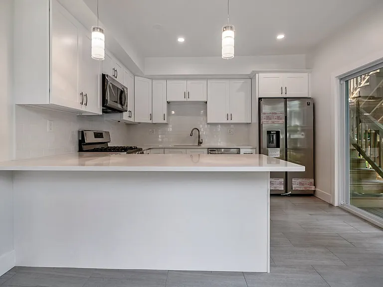 82 Ballou Ave #3 — Photo 29