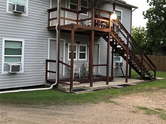 3rd image of 110 Weaver St APT 4