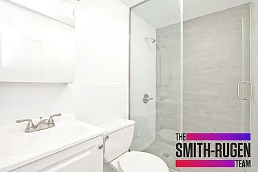 Rented by R New York