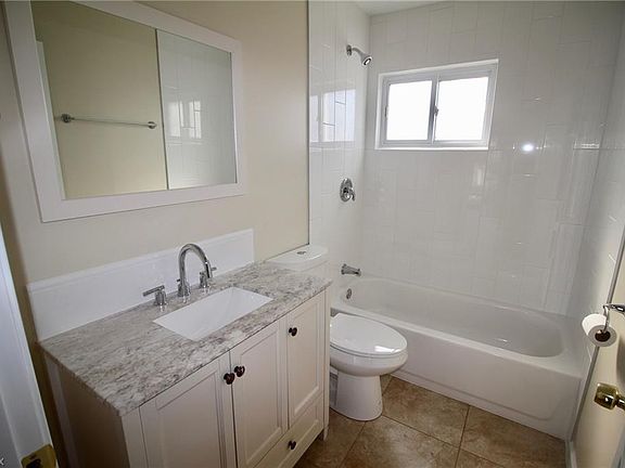 3rd image of 4417 Norfolk Ave