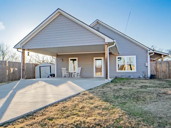 307 S McAmis St, Breckenridge, TX 76424