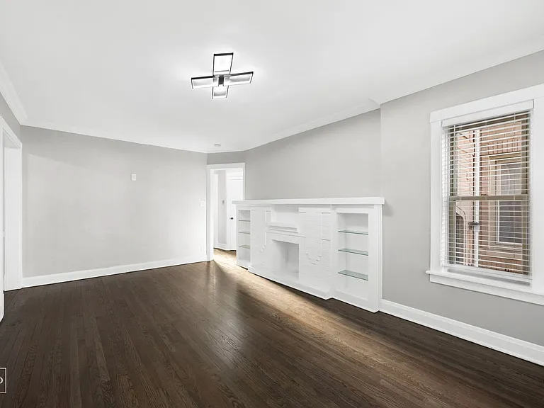 647 N Mayfield — Photo 3