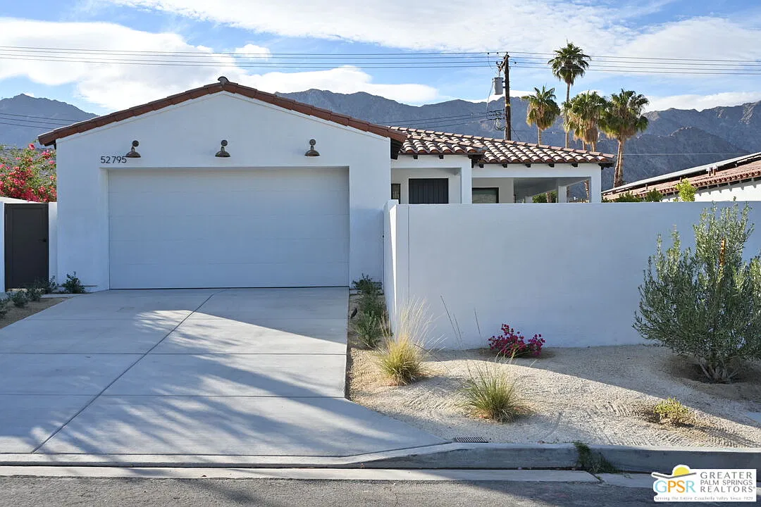 3 bed, 2.5 bath, 1800 sqft, $3,300 — Photo 1