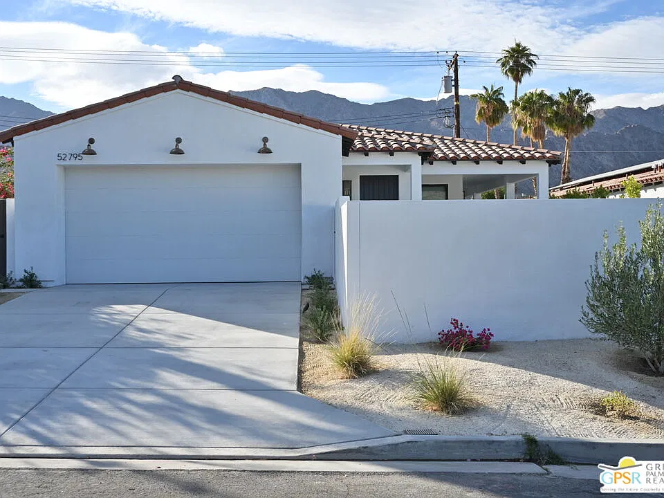 52795 Avenida Navarro