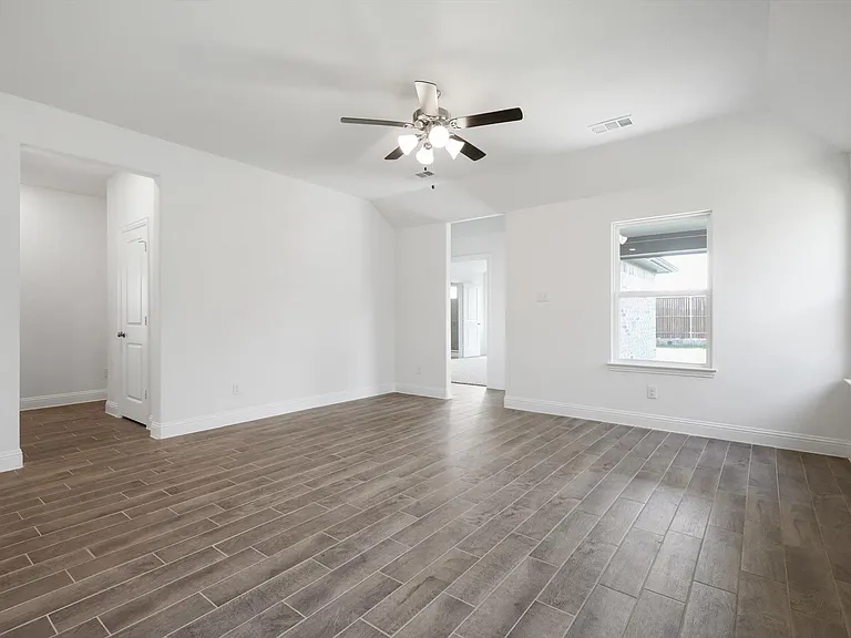 517 Amenduni Ln — Photo 16