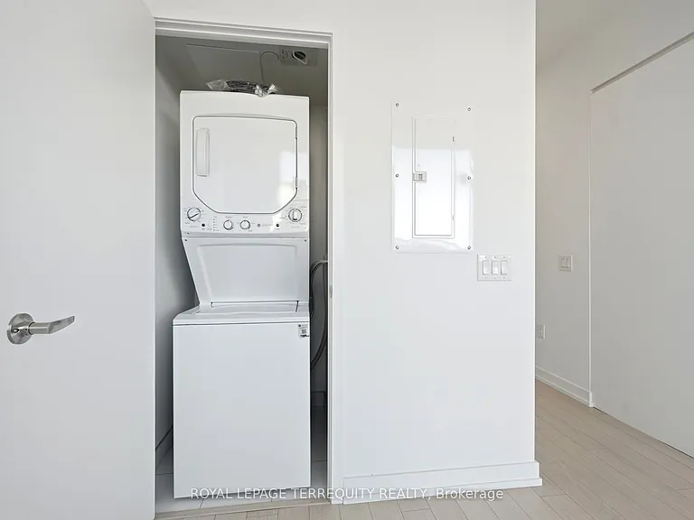 4010 Eglinton Ave W #712 — Photo 12