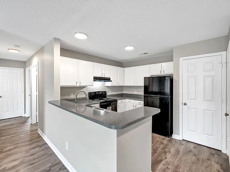 Elm Creek Apartments — Photo 37