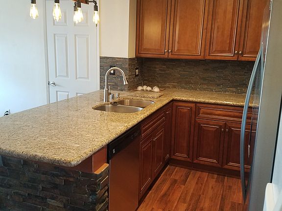 2nd image of 3549 Castle Glen Dr Unit 130