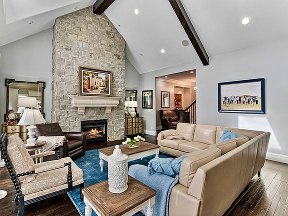 3rd image of 57 W Grove Creek Cir