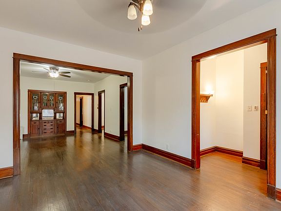 4th image of 2532 N Avers Ave
