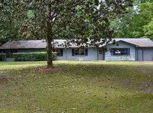 1360 Barbour Ln, Eufaula, AL 36027