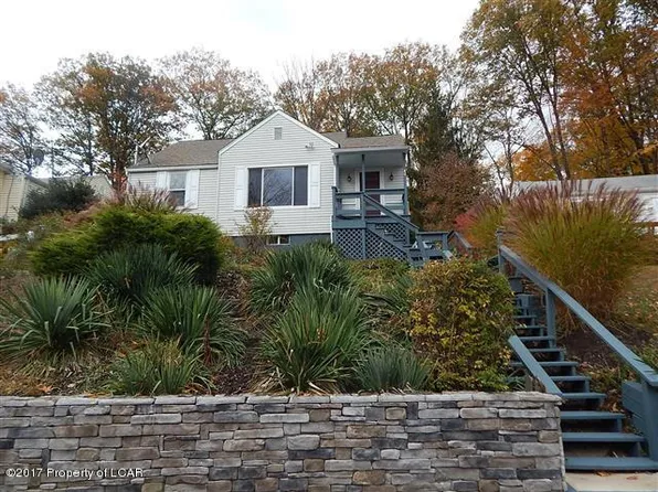 40 Pear St, Harveys Lake, PA 18618