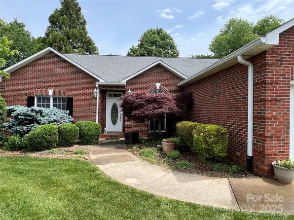 2225 Water Oak Ln, Gastonia, NC 28056