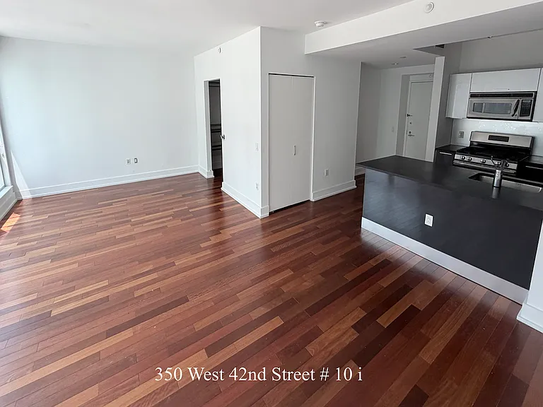 350 W 42nd St #10I — Photo 18