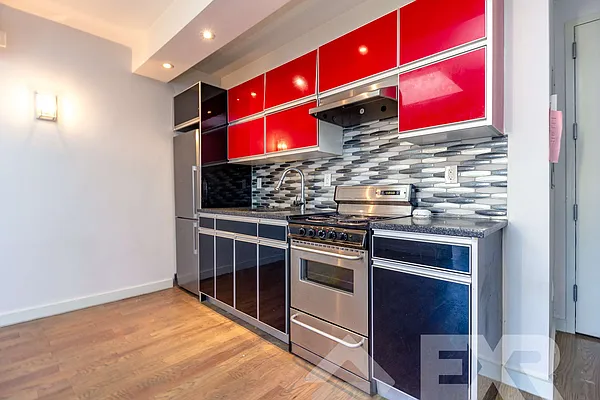 Rented by EXR | media 6