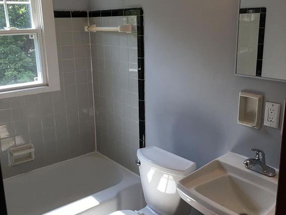 5th image of 836 S Harris Ave #836