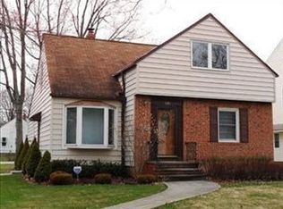 1082 Avondale Rd, South Euclid, OH 44121