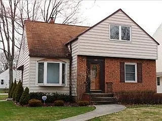 1082 Avondale Rd photo 1