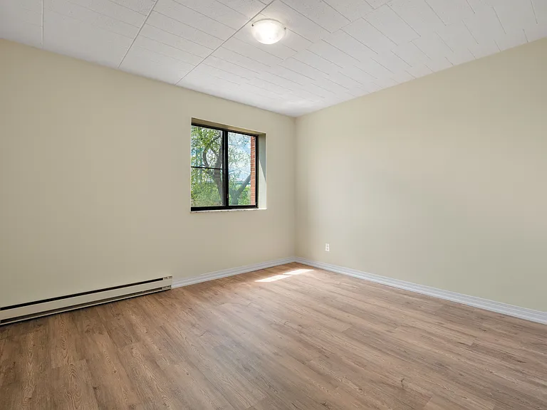 275 Askin Ave — Photo 15