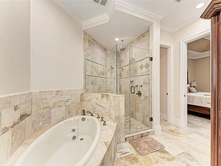 14 N Washington Dr — Photo 94