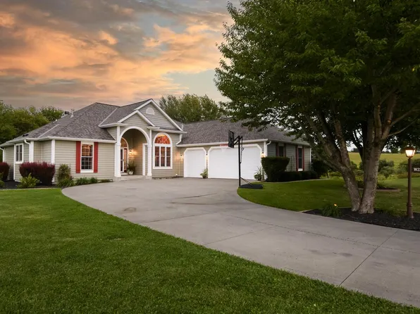 W2366 Mcaleavey COURT, Oconomowoc, WI 53066