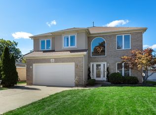 692 N Indiana St, Elmhurst, IL 60126