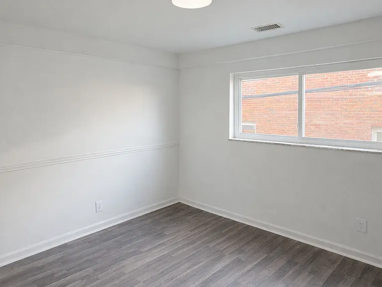 7851 Glenorchard Dr — Photo 6
